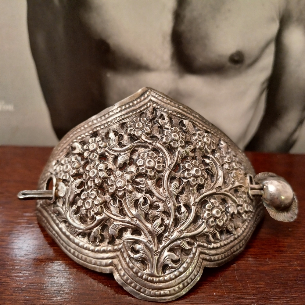 Ornate Silver Floral Bun Holder